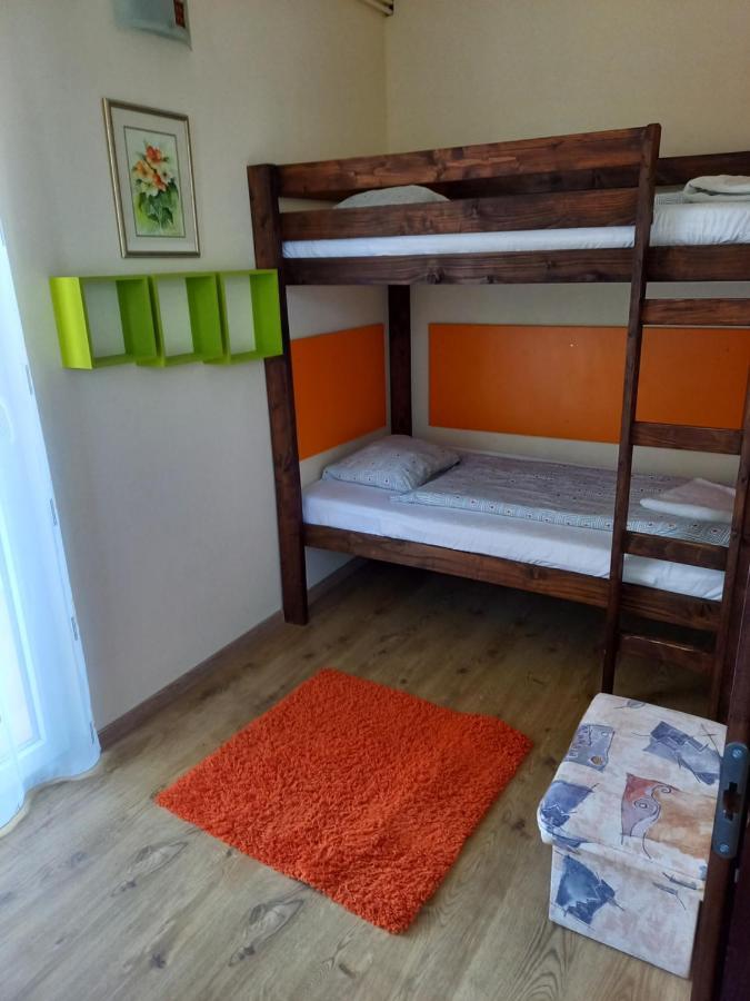 Médea Apartman Buk Exterior foto
