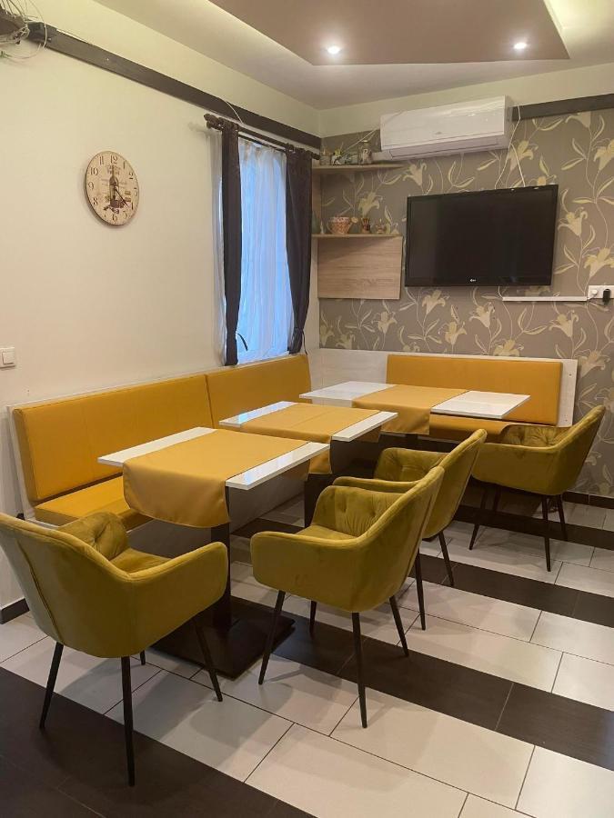 Médea Apartman Buk Exterior foto