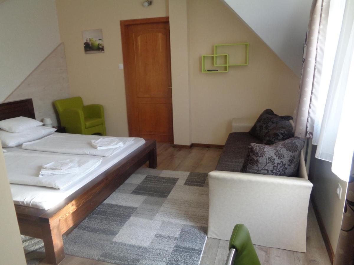 Médea Apartman Buk Exterior foto